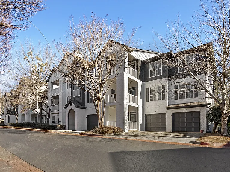 Bell Alpharetta — Photo 34