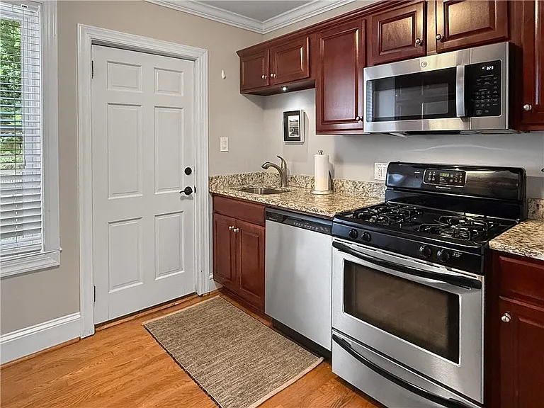 656 Timm Valley Rd NE — Photo 8