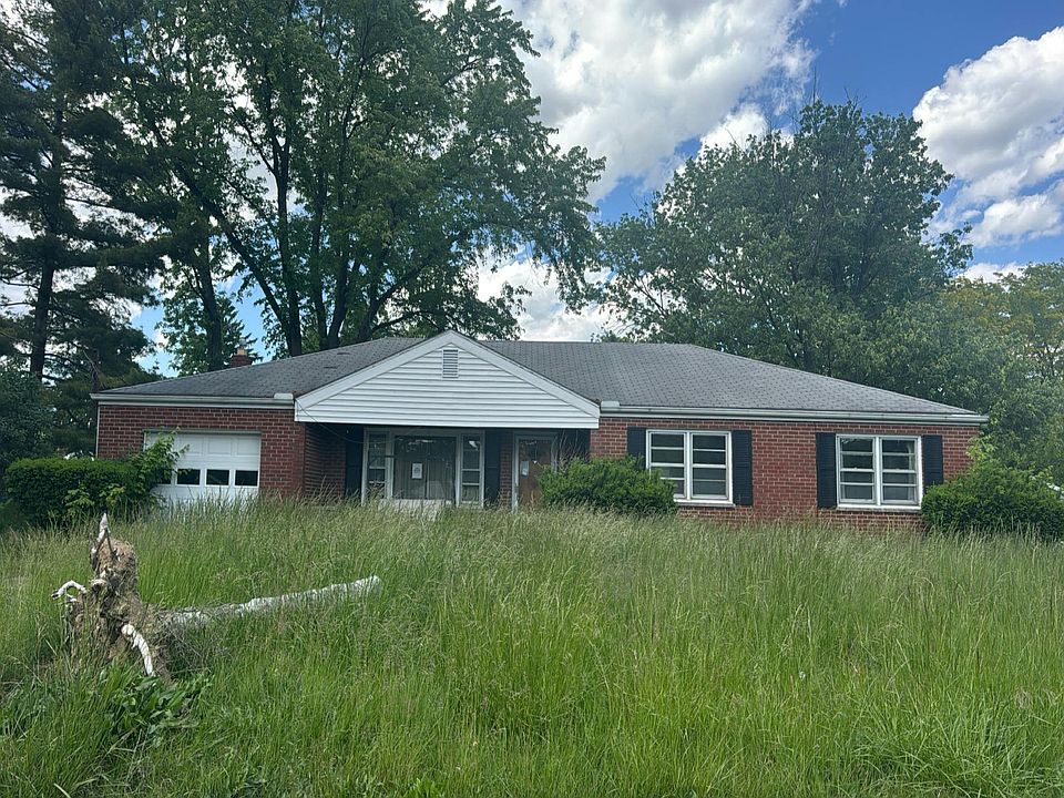 1st image of 406 Kings Mills Rd