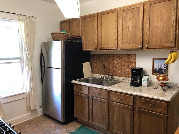 4th image of 2945 N Park Ave