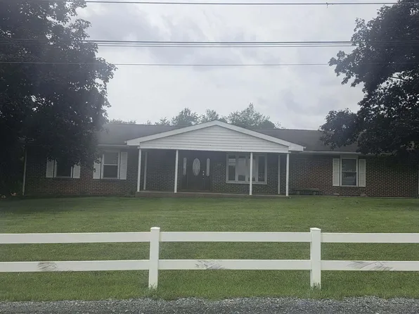 206 Wolf Creek Rd, Fayetteville, WV 25840