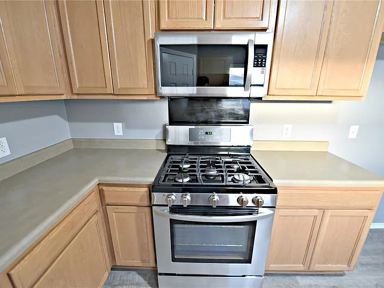 802 Rubles Ct — Photo 10