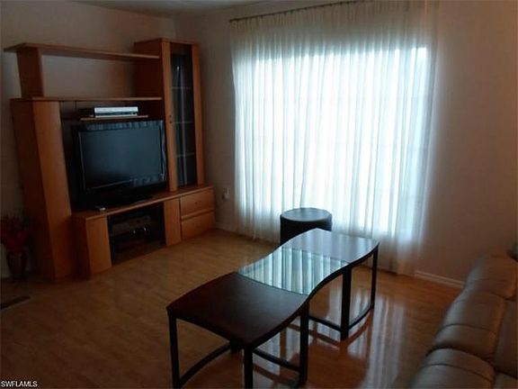 2nd image of 720 Knotty Pine Cir