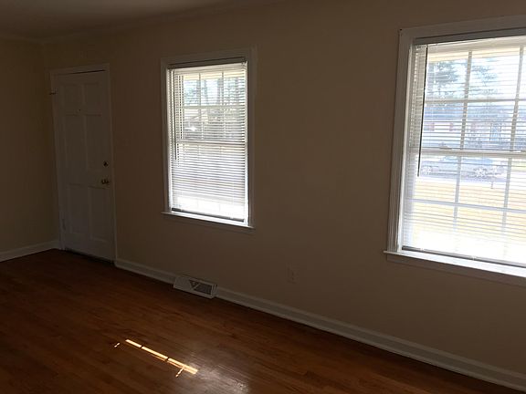 5th image of 720 Powell Dr