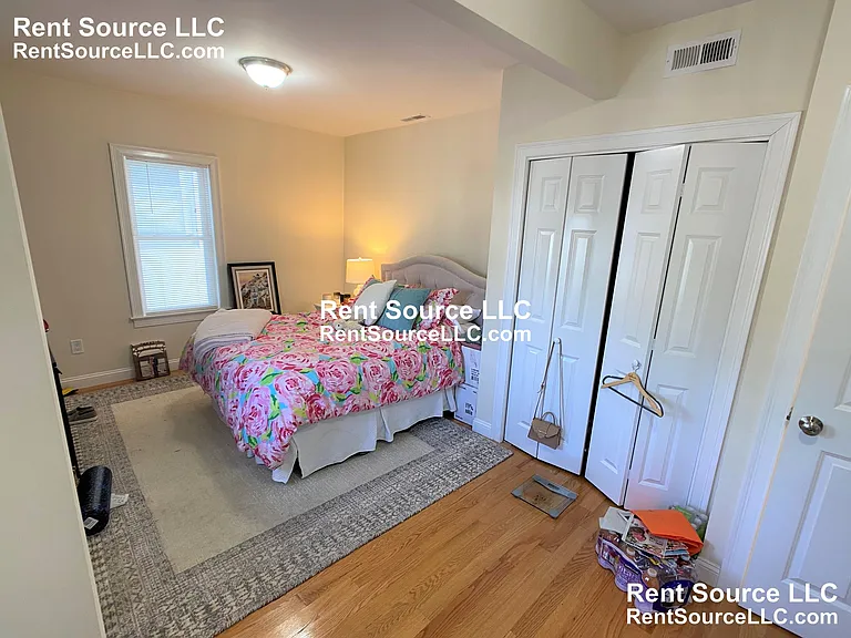 537 Main St #2 — Photo 12