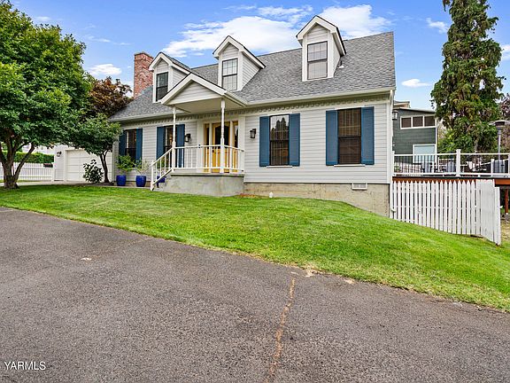 2nd image of 1909 W Yakima Ave