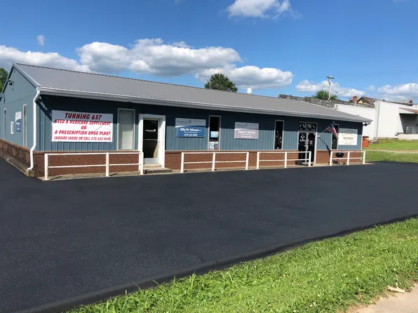 110 W 1st St, Tompkinsville, KY 42167