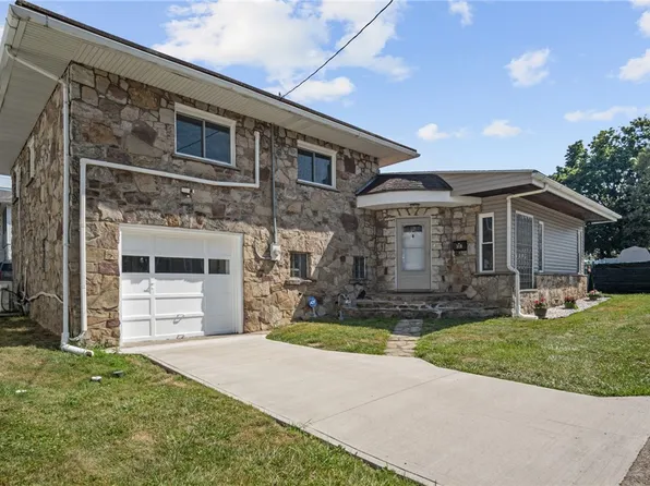 310 Margaret St, Jeannette, PA 15644