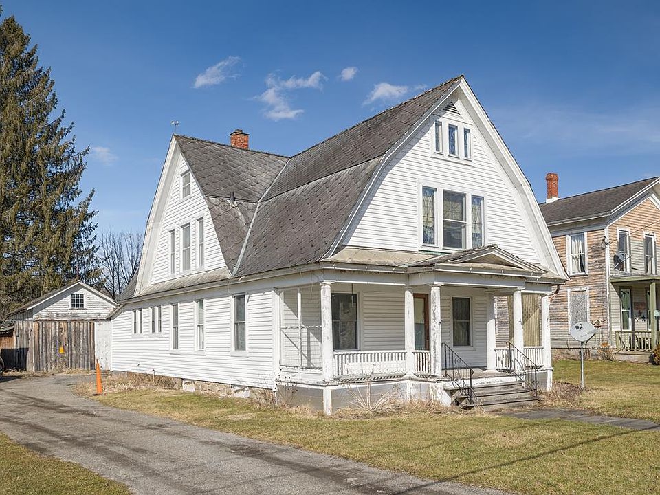 1st image of 462 Main St