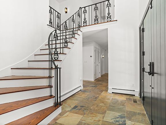 Foyer Entry