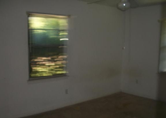4th image of 1606 Marguerite Ln