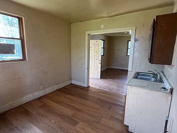 4th image of 347 N Stone St