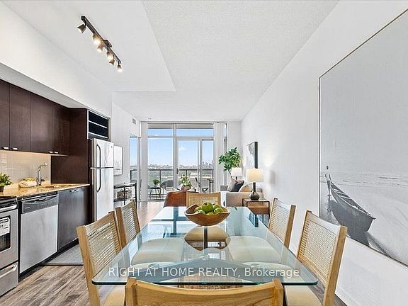 4th image of 105 Queens Cay W #3313