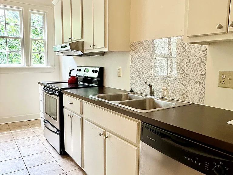 133 Felder Ave #2W — Photo 8