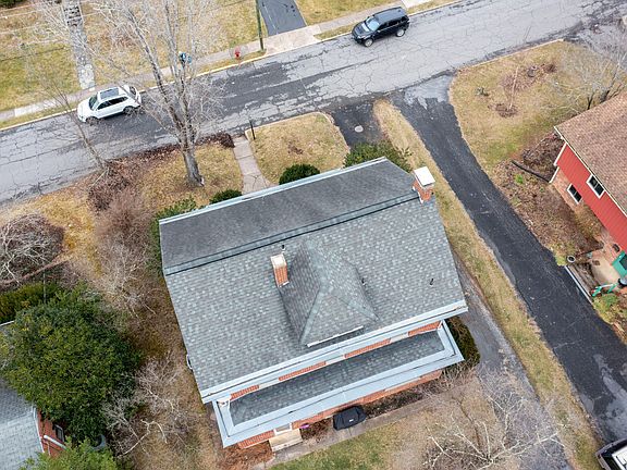 3rd image of 10 Sellers Ave