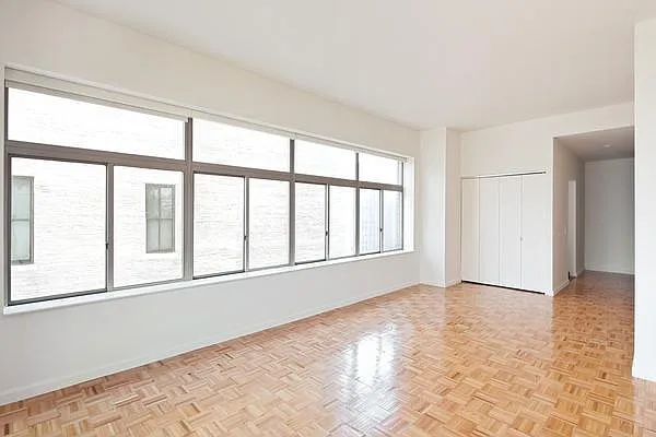 Rented by Voro, LLC | media 12