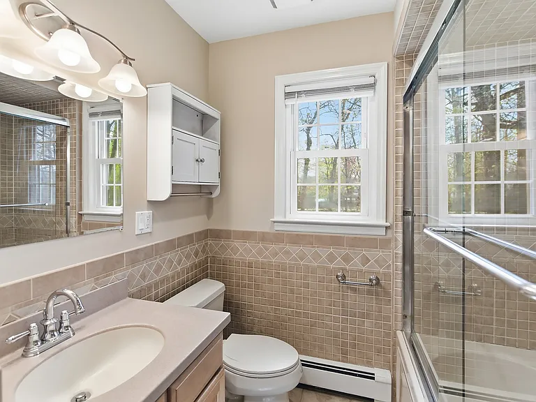 72 Prospect St #2 — Photo 16