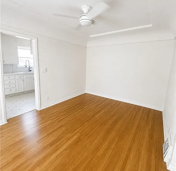 10820 Hunter Ave — Photo 13