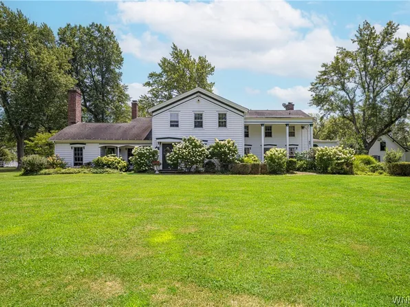 905 Sturgeon Point Rd, Derby, NY 14047