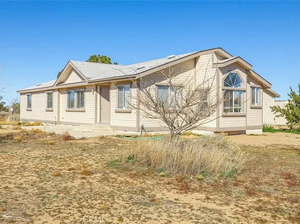8530 Hollister Rd, Phelan, CA 92371