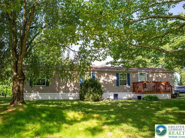6 Spruce Cir, Bath, PA 18014