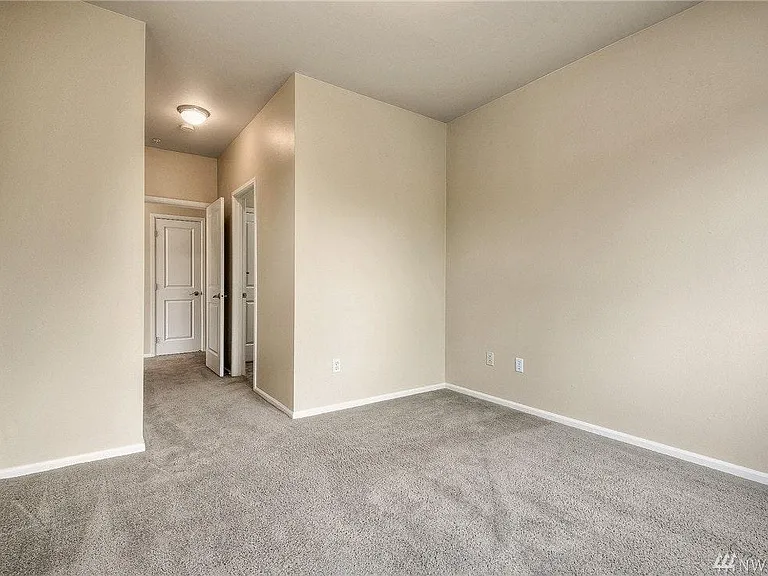 525 225th Ln NE #D-201 — Photo 14