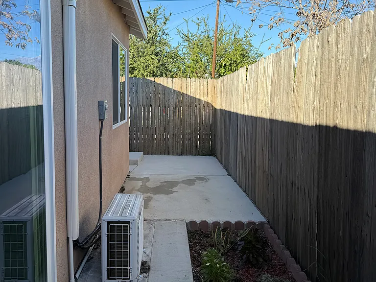 732 S San Antonio Ave — Photo 11