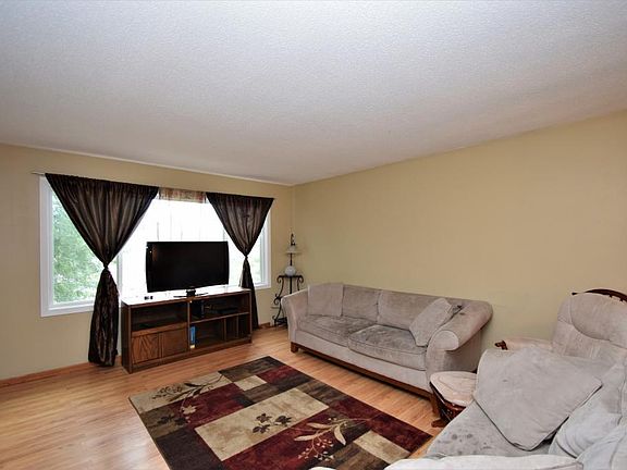 5th image of 13842 Silverod Ct NW