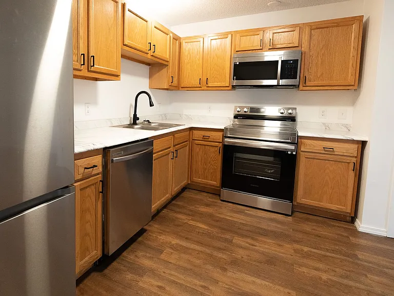 12220 Apache Avenue — Photo 26