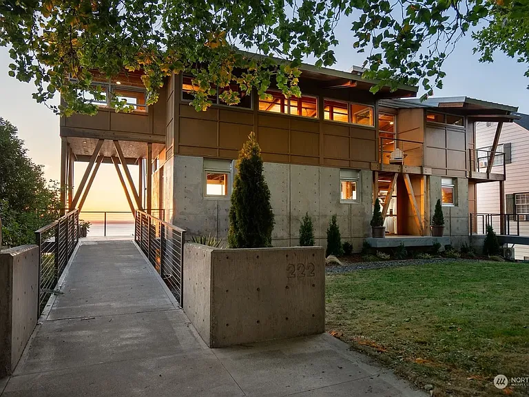 222 S Forest St — Photo 32