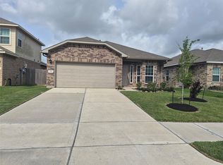 104 Cullen St, Angleton, TX 77515