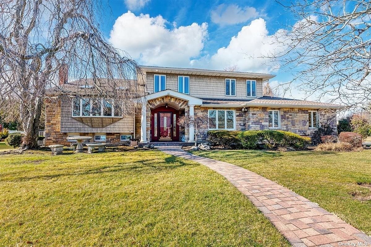 32 Bayberry Road, Lawrence, NY 11559 | Zillow