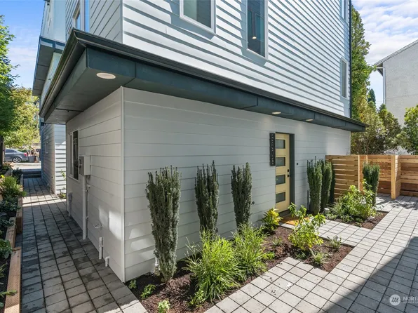 3608 Linden Avenue N, Seattle, WA 98103