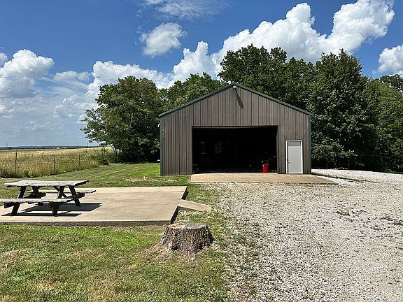 2nd image of 2383 County Road 1265