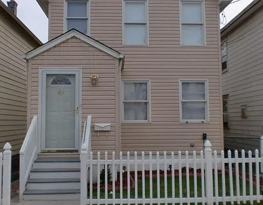 49 Randolph St photo 1