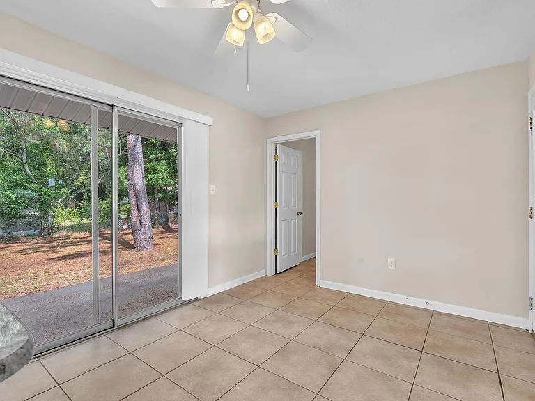 385 Lincoln Ave — Photo 12