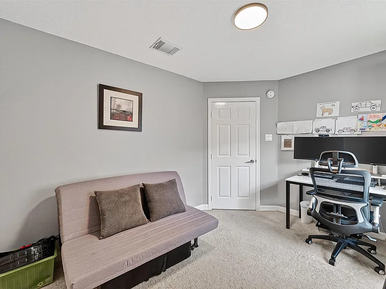 1015 Enclave Sq S — Photo 29