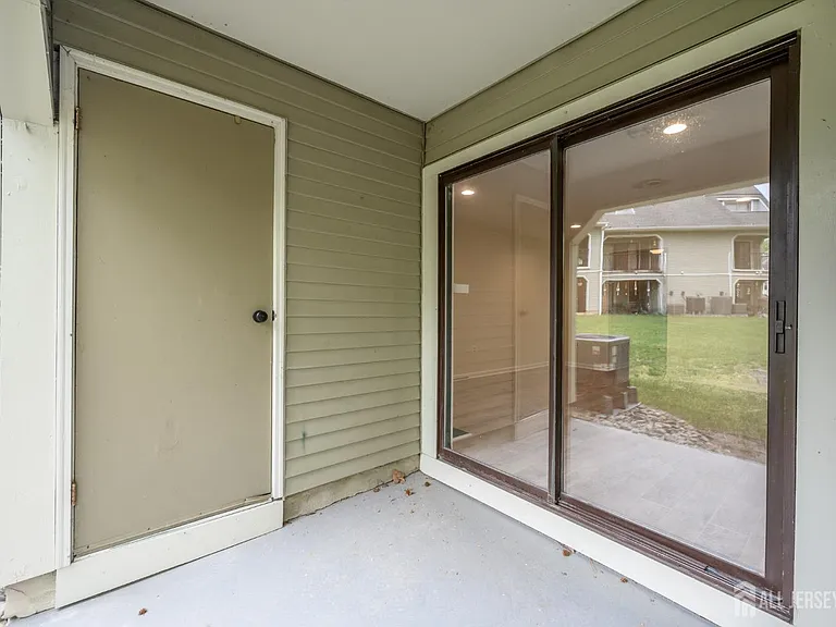 17 Chelmsford Ct — Photo 10
