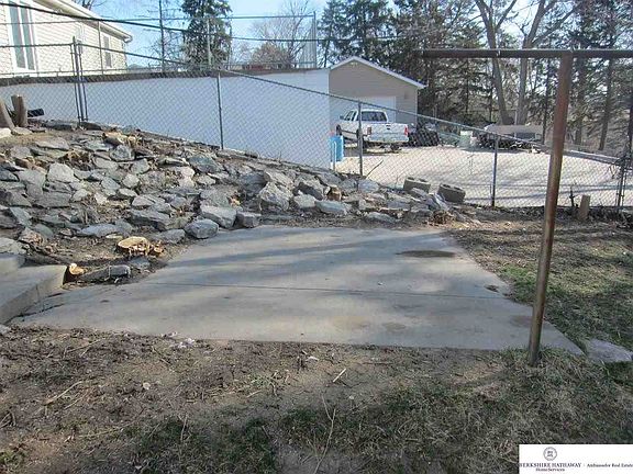 4th image of 8921 Laurie Cir