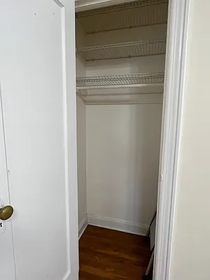 Rented by Zikos Realty Services | media 5