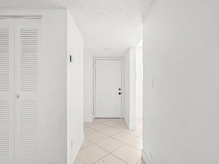 7301 Amberly Ln #304 — Photo 3