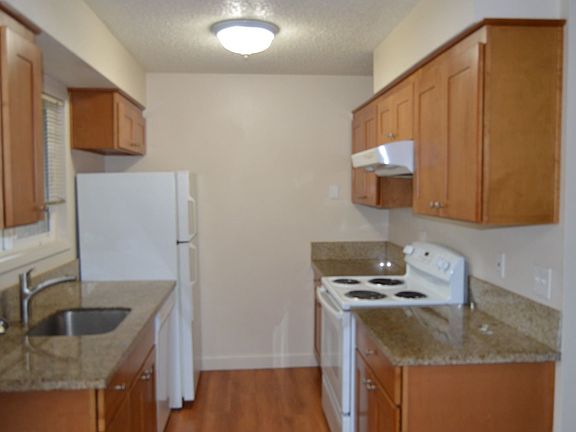 4th image of 1649 NE Barberry Dr APT 16