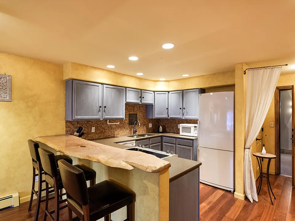 205 E Durant Ave #1H