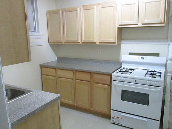 5th image of 439 S Kenilworth Ave APT G