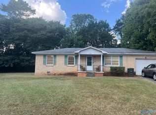 3515 Lois Ln NW, Huntsville, AL 35810