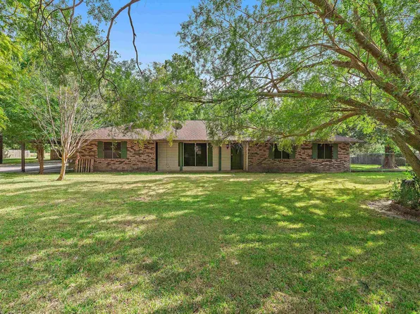 8324 Lebeau Rd, Livonia, LA 70755