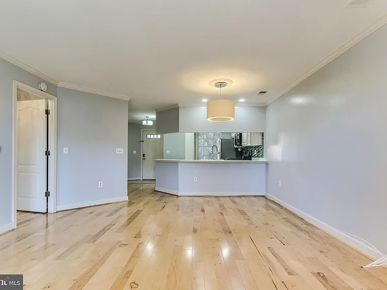 6924 Fairfax Dr #308 — Photo 4