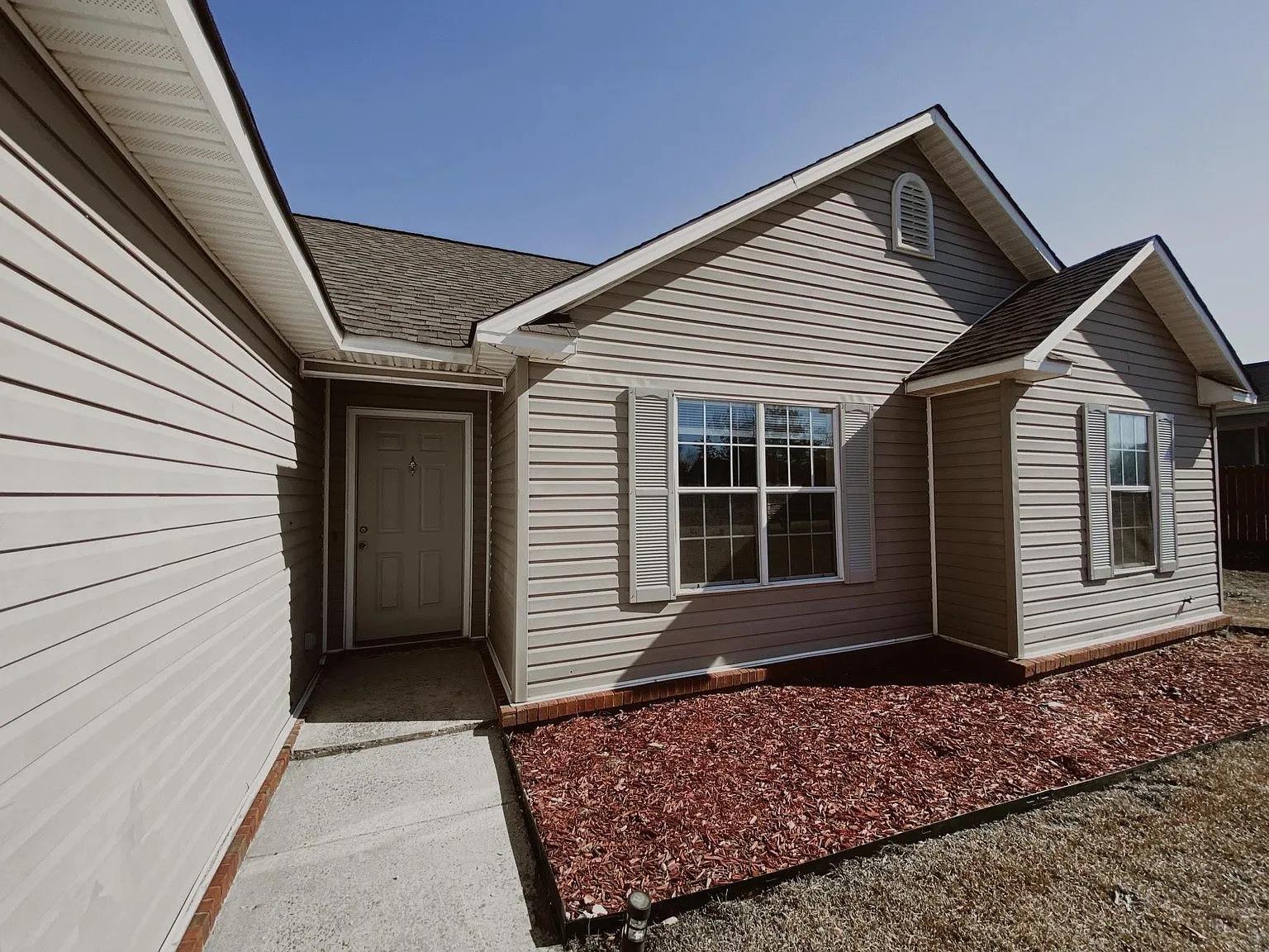 108 Springfield Ln — Photo 2