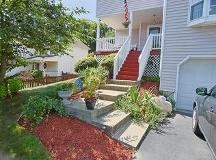 9 Melody Ln, Harriman, NY 10926