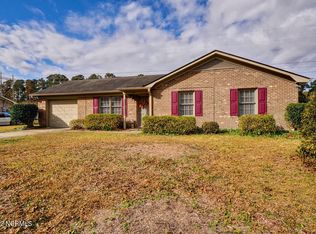 913 Spring Valley Rd, Wilmington, NC 28405